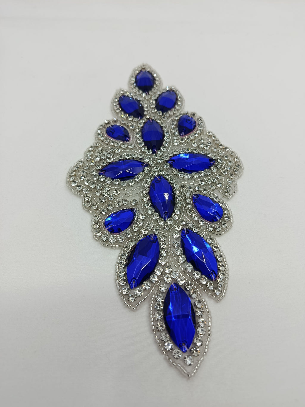  Aplicație elegantă cu cristale albastre pentru rochii de seară și creații couture

