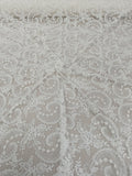 Tull brodat alb cu model Paisley elegant, pietre tubulare și perle 1,3 m