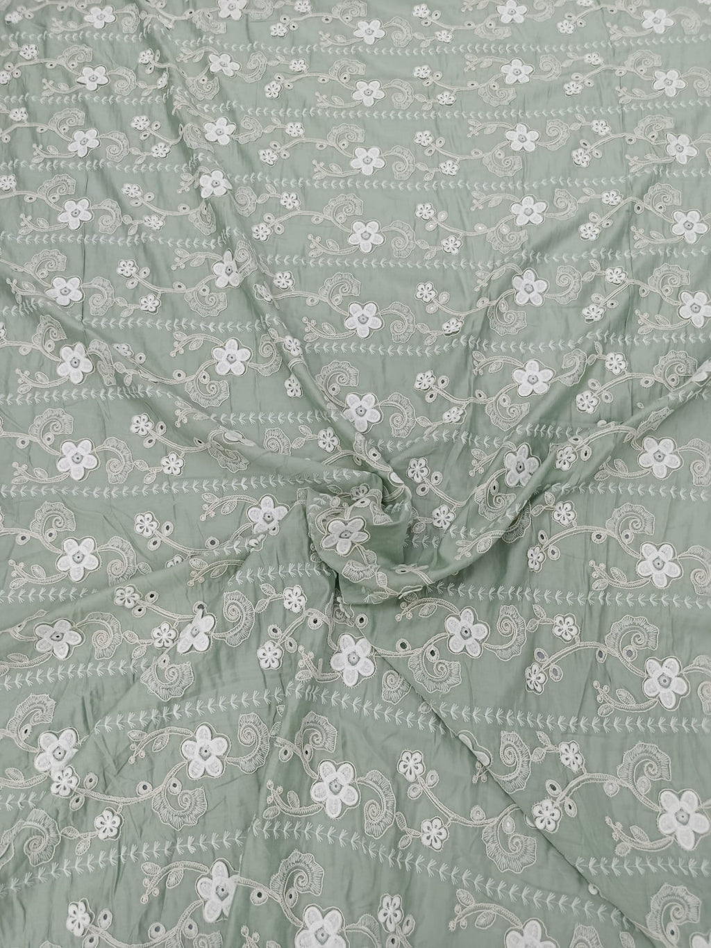 Bumbac Lyocell verde salvie cu broderie 3D – vedere completă a materialului