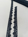 dantelă cu colțuri neagră, lățime 2 cm, rolă de 15 yds pentru croitorie și decorațiuni textile.