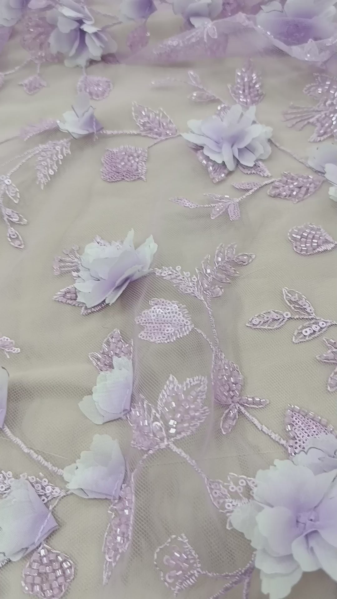 Textură elegantă a tullului brodat Lila Deschis