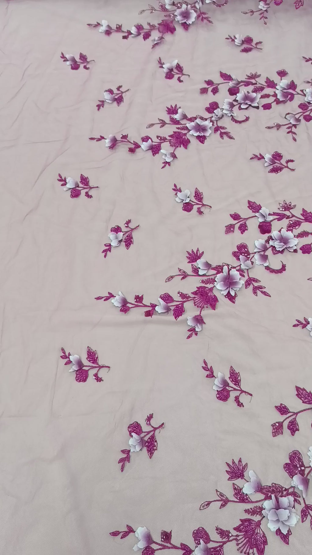 Tull brodat cu flori 3D, pietre tubulare și paiete Fucsia, lățime 1,5 metri