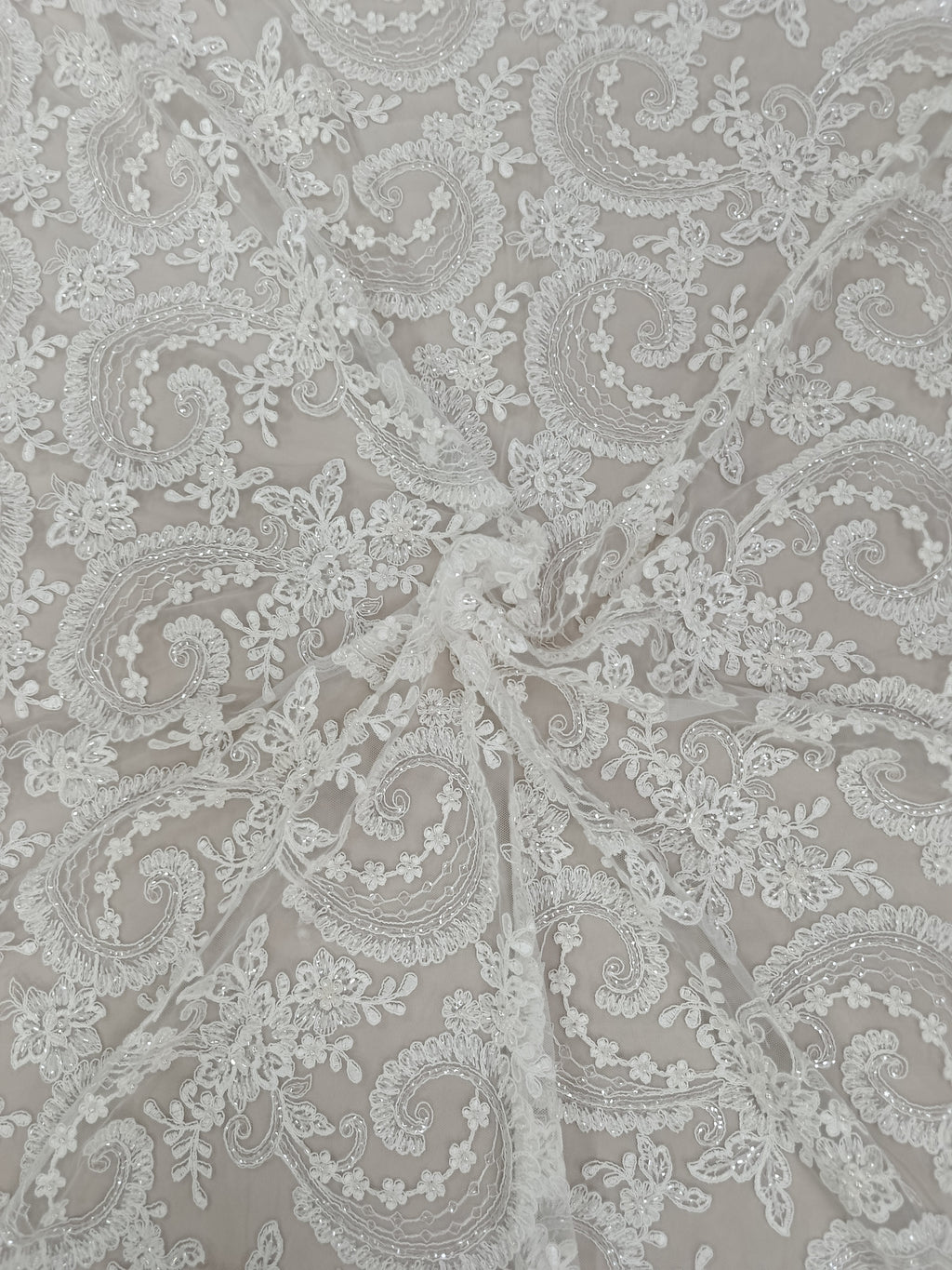 Material tull brodat alb pentru rochii de mireasă și haute couture