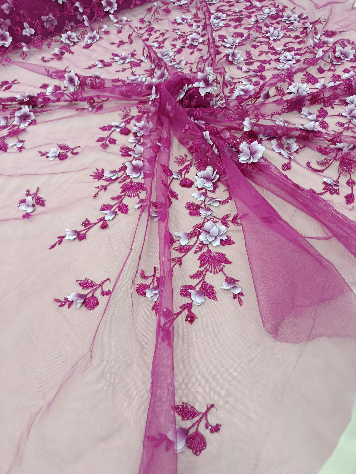 Broderie premium cu paiete și flori tridimensionale