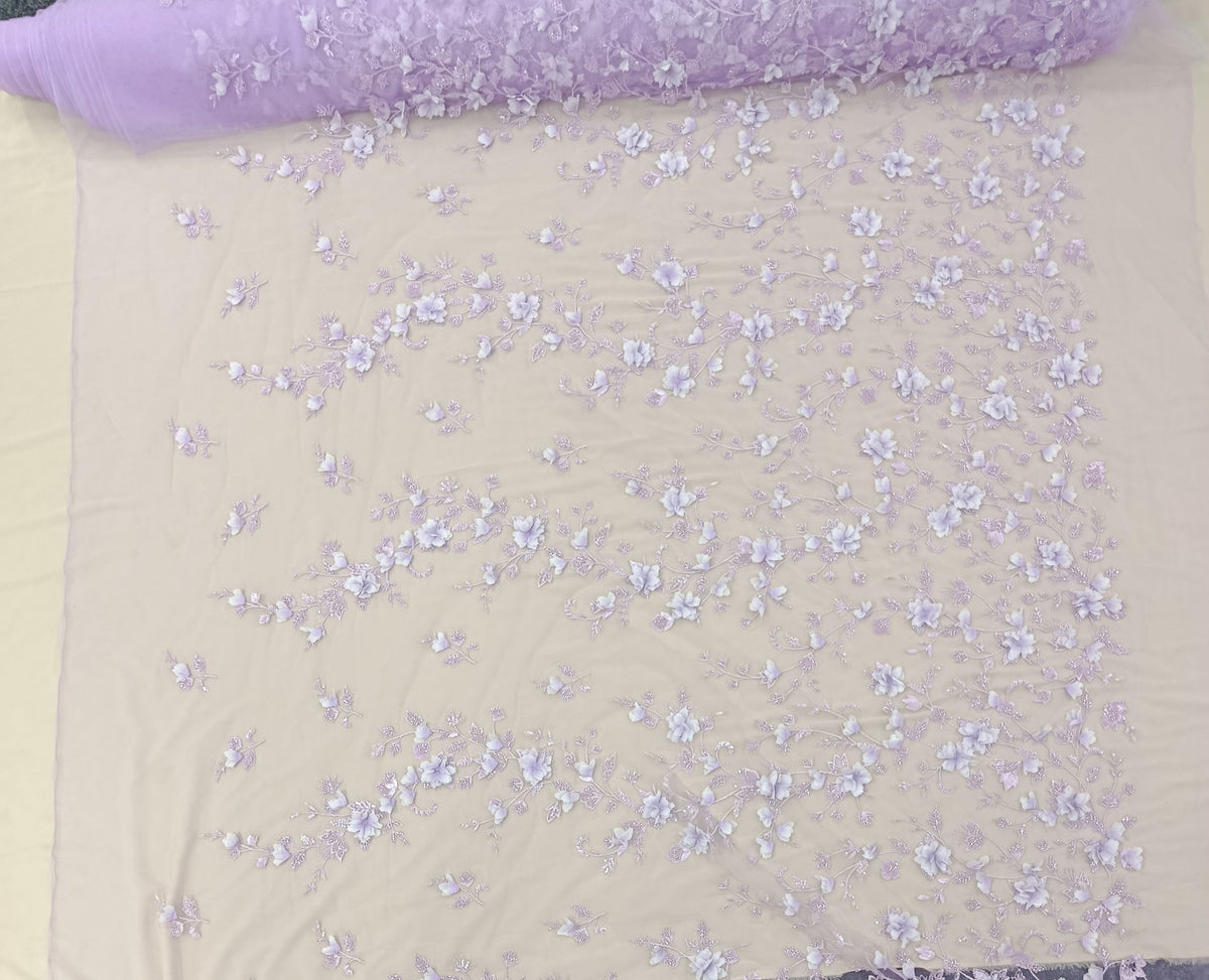 Tull brodat cu aplicații decorative și flori 3D