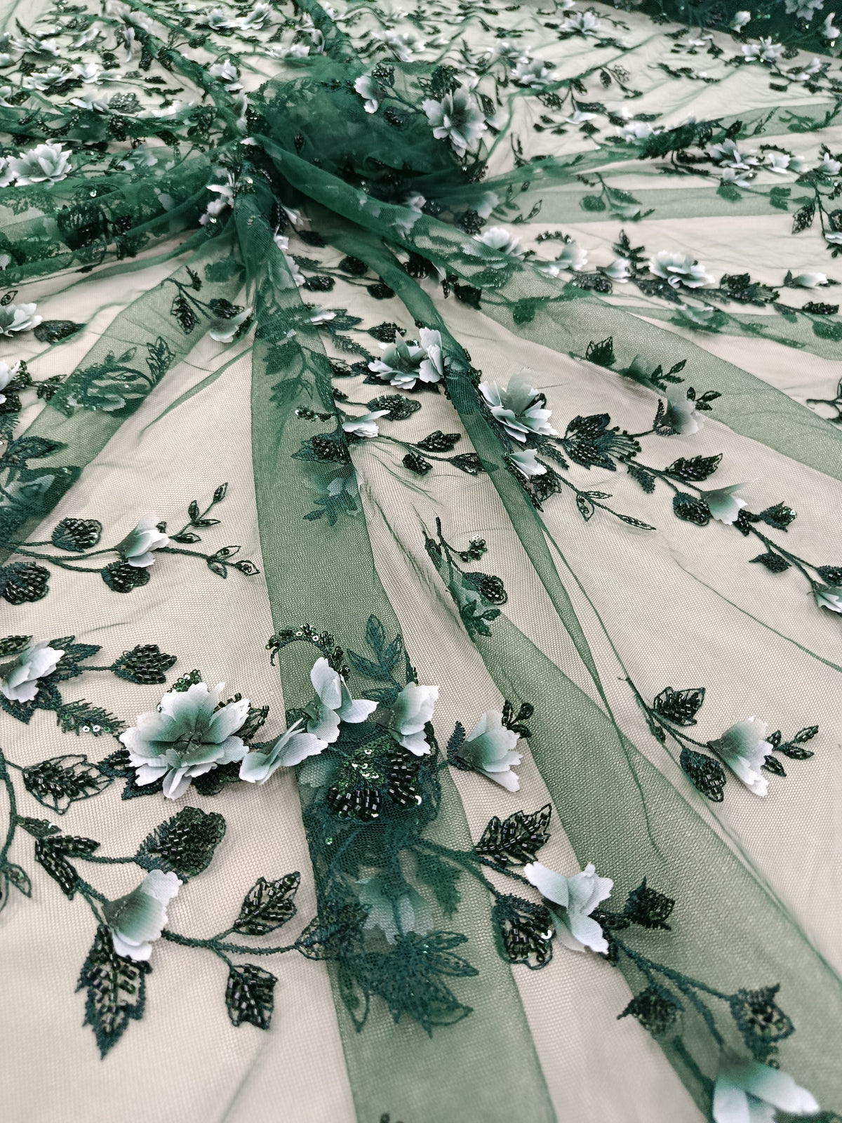 Broderie premium cu paiete și flori tridimensionale