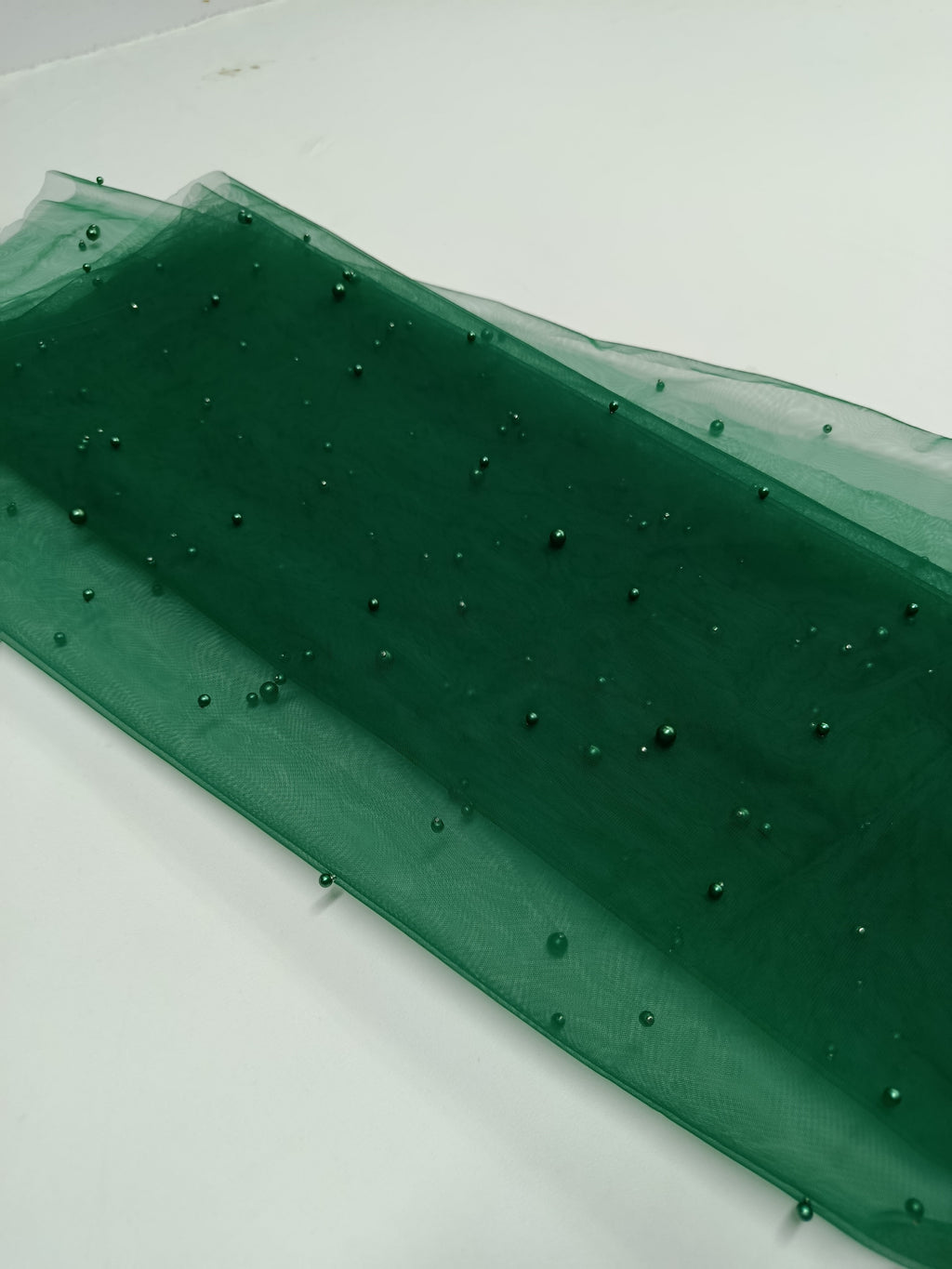 tull verde iarbă cu perle pentru rochii de seară și ocazii speciale