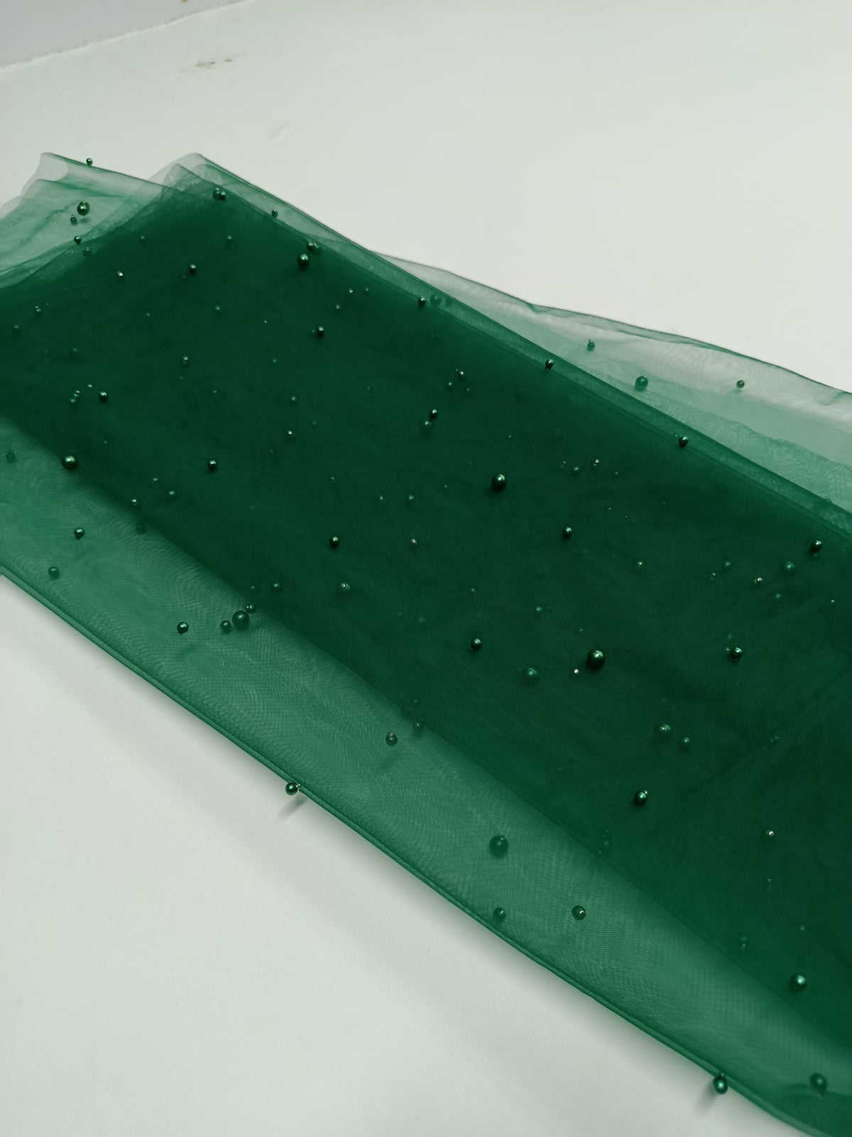 tull verde iarbă cu perle pentru rochii de seară și ocazii speciale